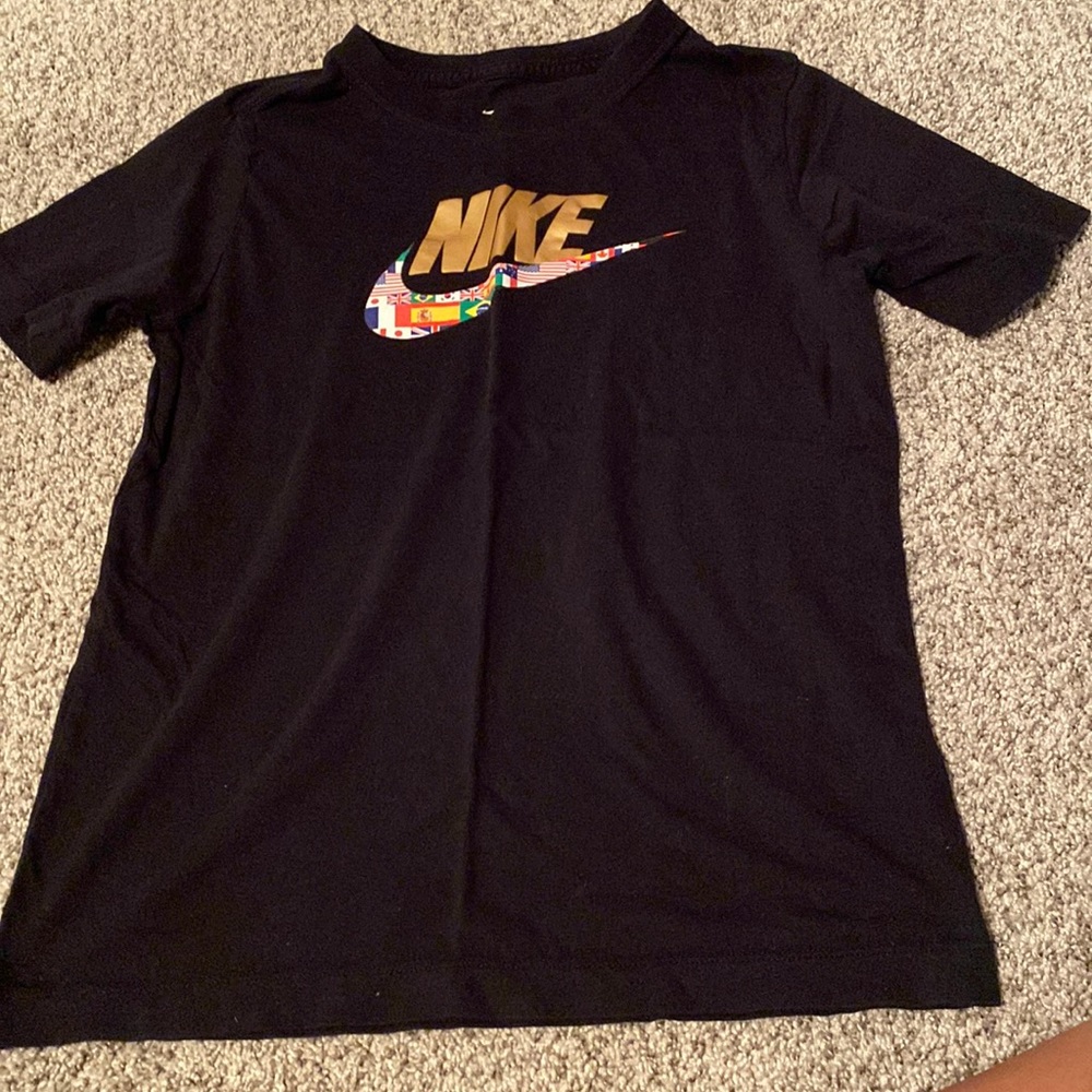 boys nike tshirt